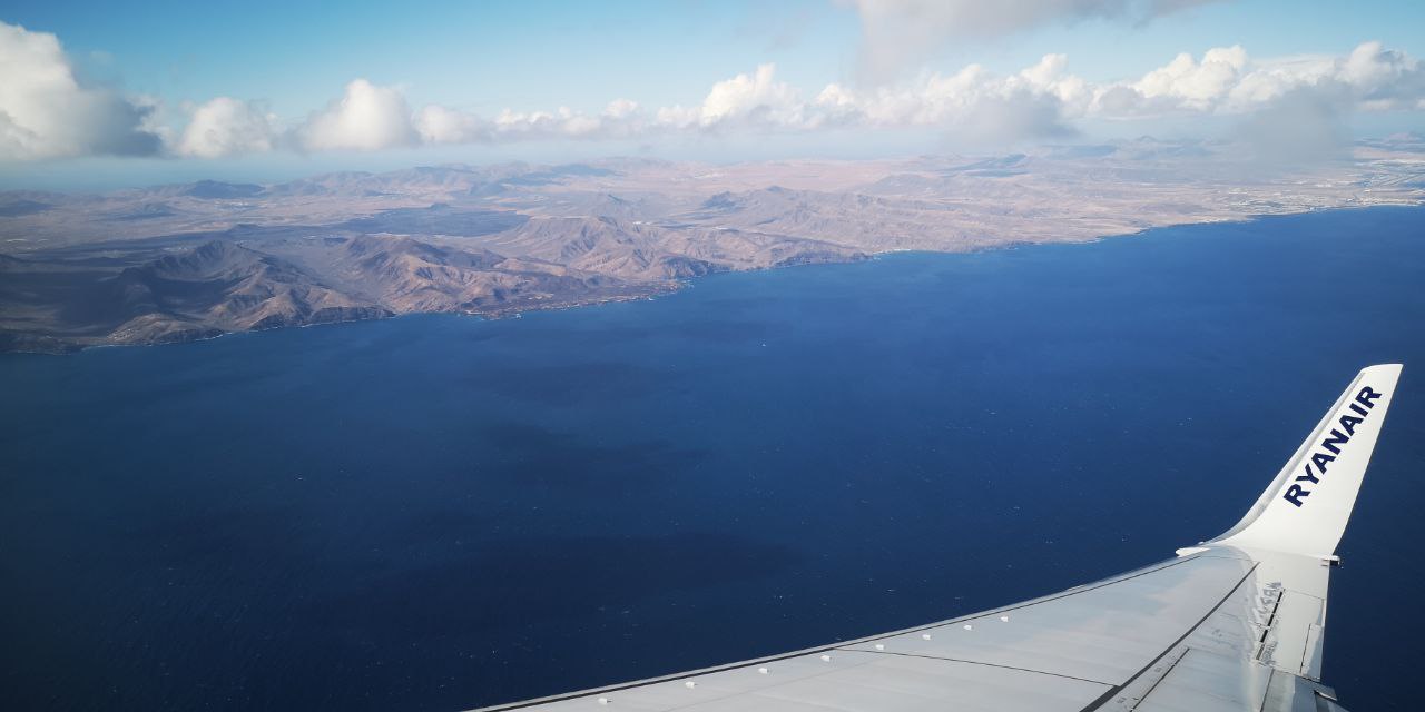 from airplane Fuerteventura Ryanair