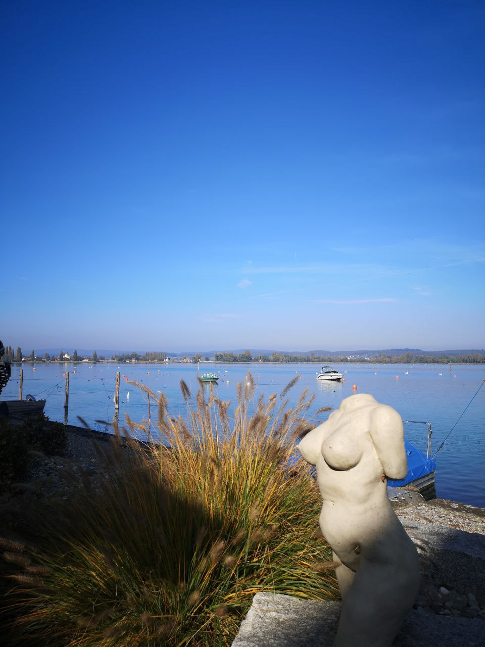 Ermatingen Statue nackte Frau Ermatingen Statue nackte Frau